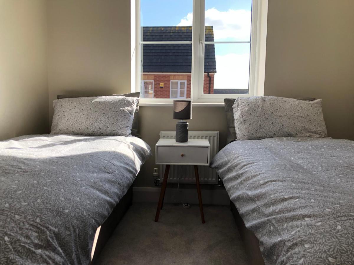 Hill House - 5 Mins Merry Hill - Perfect For Contractors & Families Brierley Hill Bagian luar foto