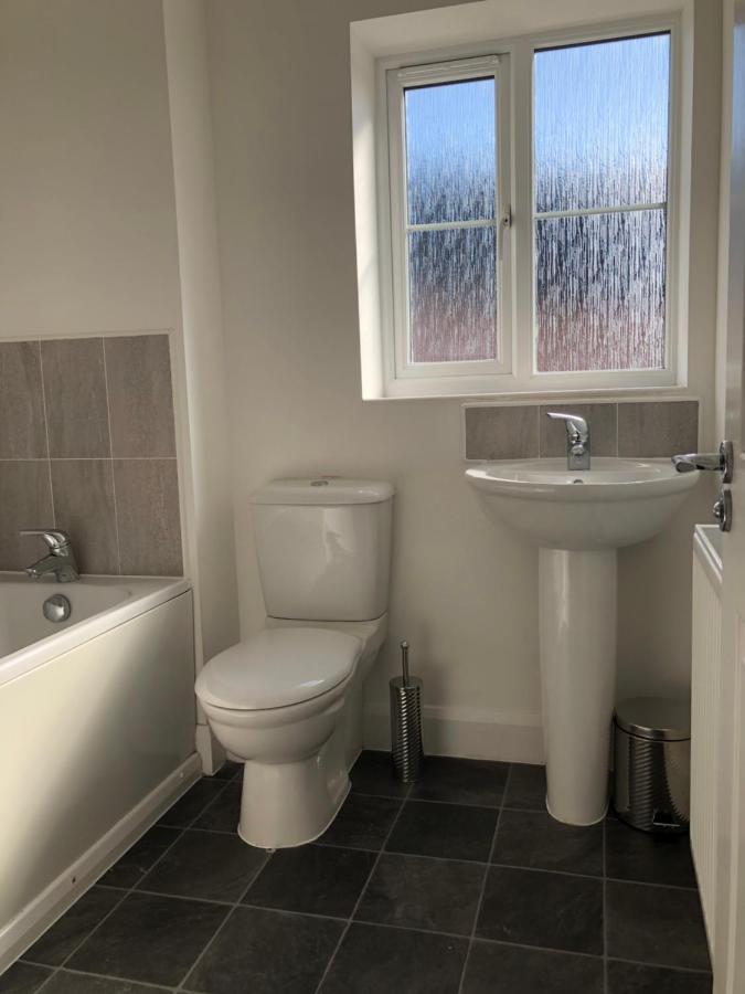 Hill House - 5 Mins Merry Hill - Perfect For Contractors & Families Brierley Hill Bagian luar foto