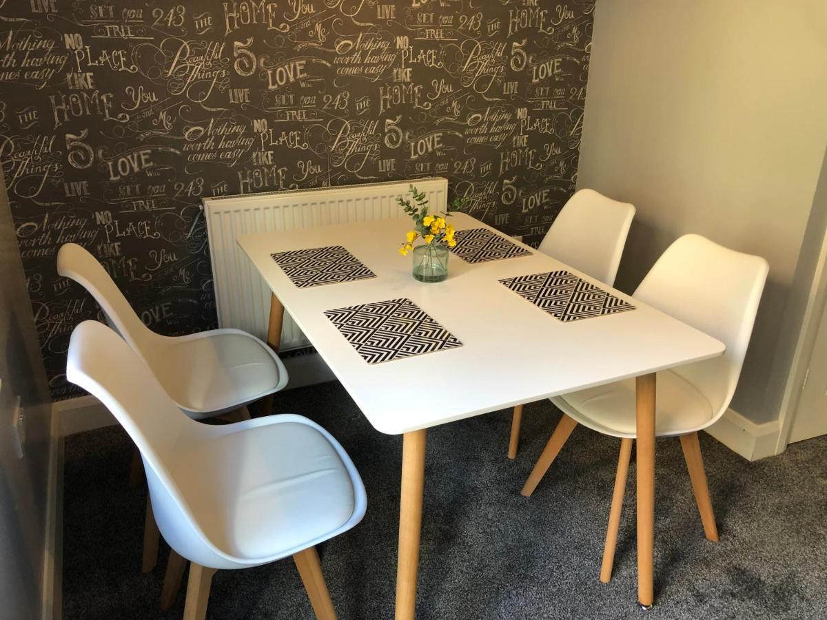 Hill House - 5 Mins Merry Hill - Perfect For Contractors & Families Brierley Hill Bagian luar foto